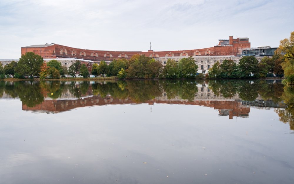 ¿Dónde alojarse en Núremberg? Las 6 mejores zonas y buenos hoteles 12 Kongresshalle en el antiguo Reichsparteitagsgelände junto a Dutzendteich en Núremberg
