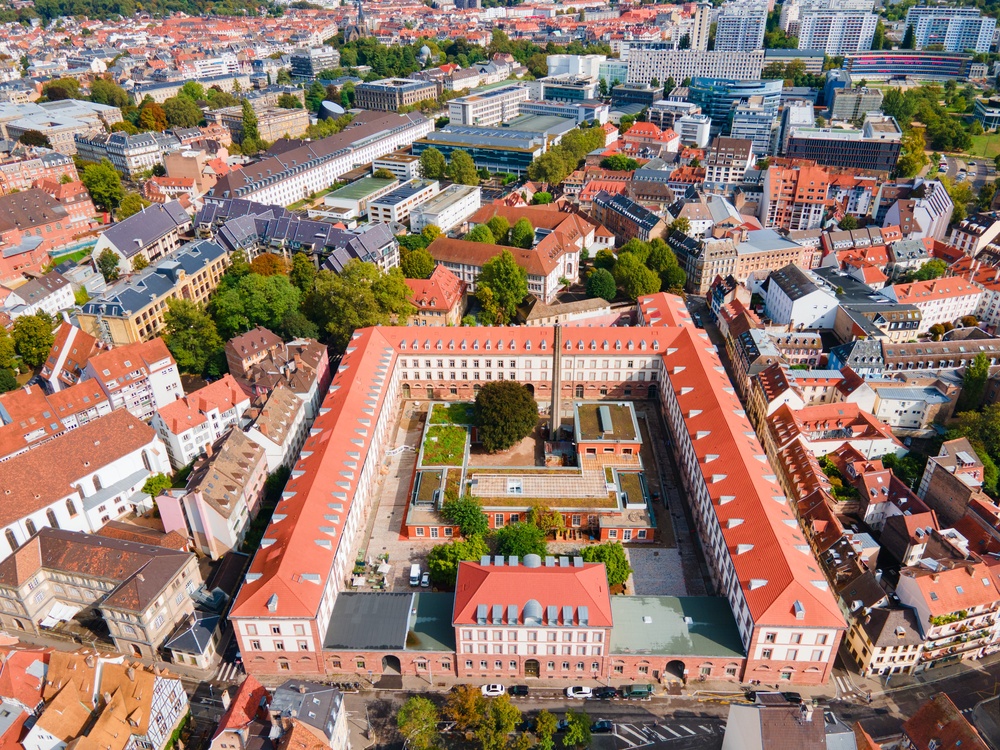 ¿Dónde alojarse en Estrasburgo? Las 6 mejores zonas y buenos hoteles 11 Vista aérea de la antigua fábrica de tabaco Manufacture des Tabacs en Krutenau, Estrasburgo