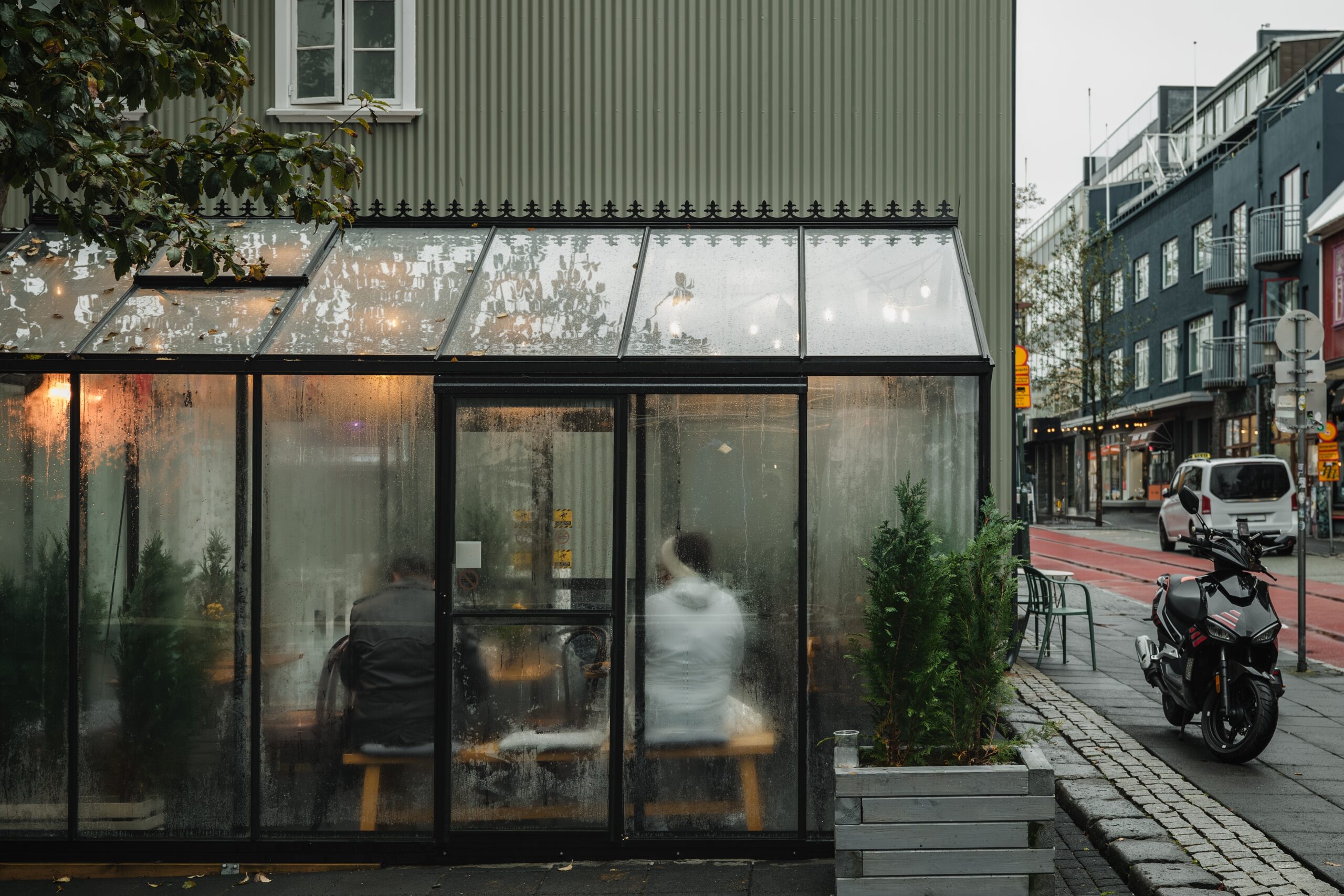 Qué ver en Islandia: las 18 mejores cosas que hacer 21 Cafetería en Laugavegur, en Reikiavik, en invierno