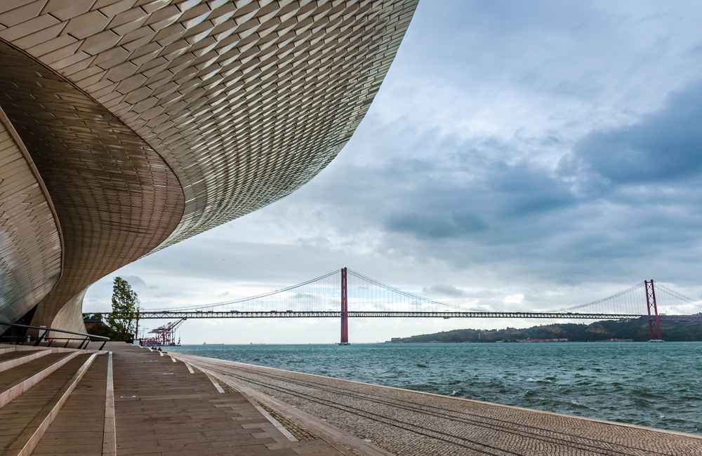 Qué ver en Lisboa: las 20 mejores cosas que hacer 36 Museo MAAT junto al Tajo en Lisboa