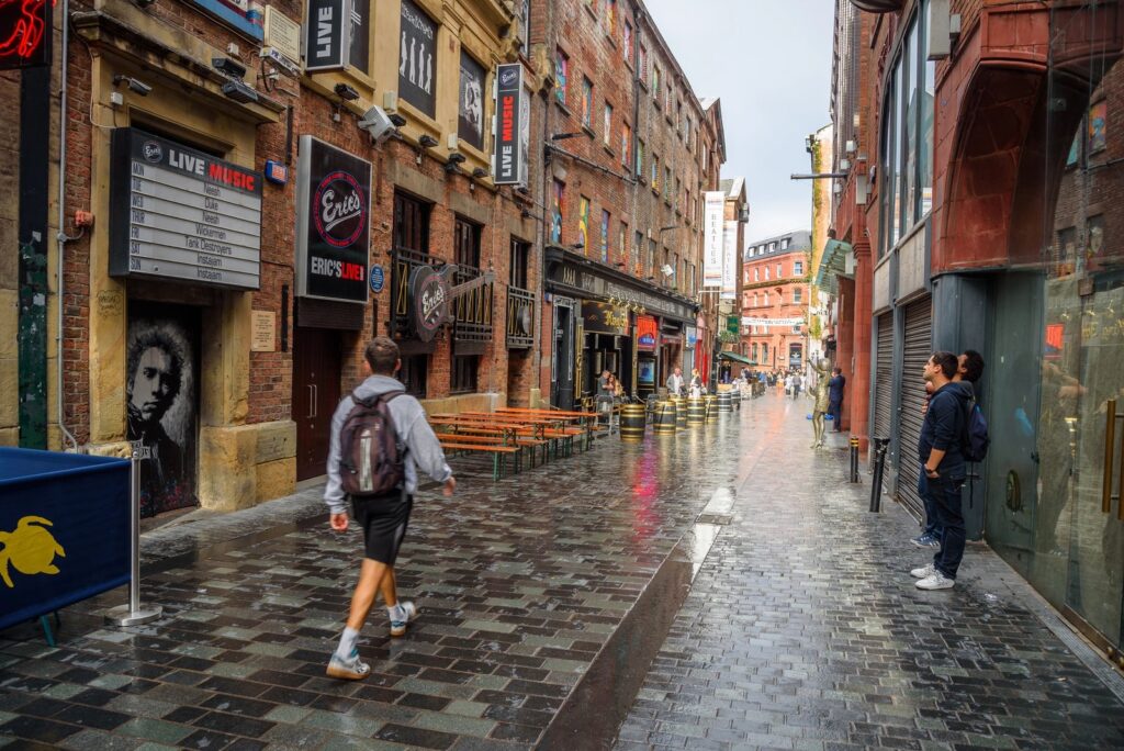 Qué ver en Liverpool: The Beatles, Anfield y otros 16 motivos para ir 21 Mathew Street con el Cavern Club en el Cavern Quarter de Liverpool