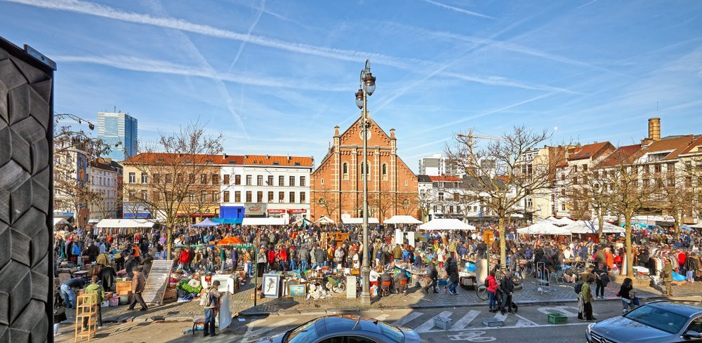 Qué ver en Bruselas: Grand Place, Atomium y la mejor cerveza y chocolate de la ciudad 25 El mercadillo de la Place du Jeu de Balle en Marolles, Bruselas