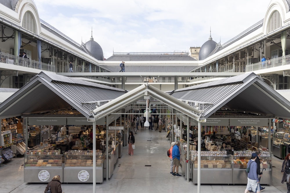 Qué ver en Oporto: las 17 mejores cosas que hacer 29 El interior del renovado Mercado do Bolhão en Oporto