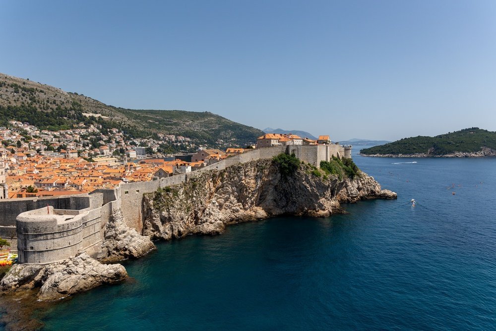 Qué ver en Dubrovnik: 18 cosas que hacer, de la muralla y Lokrum al atardecer desde el Srđ 21 Muralla de Dubrovnik con vistas al Old Town y al mar Adriático