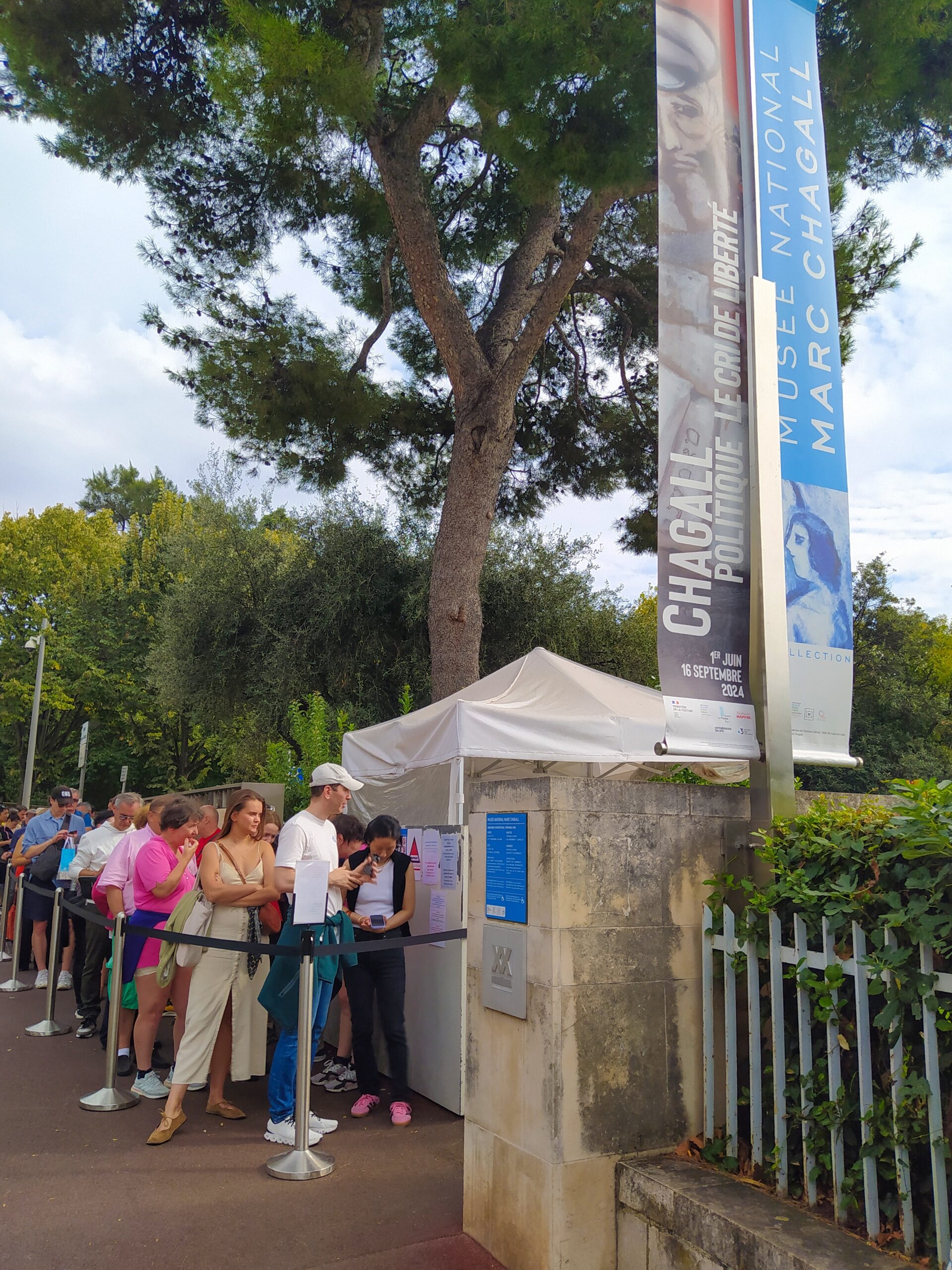 Qué ver en Niza: las 17 mejores cosas que hacer 27 La entrada del Musée National Marc Chagall de Niza