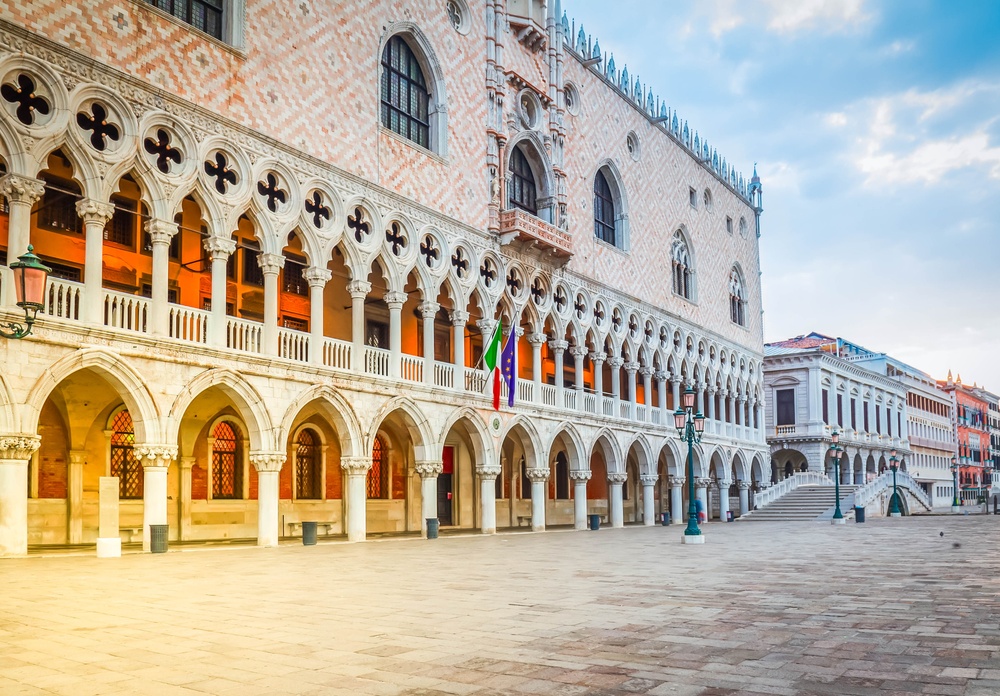 El Palacio Ducal y el muelle de San Marco en Venecia