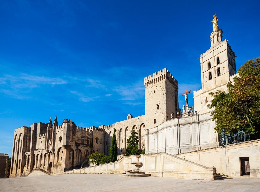 ¿Dónde alojarse en Francia? Las 12 mejores zonas y buenos hoteles 17 El Palacio de los Papas, Palais des Papes, en Aviñón, en la Provenza