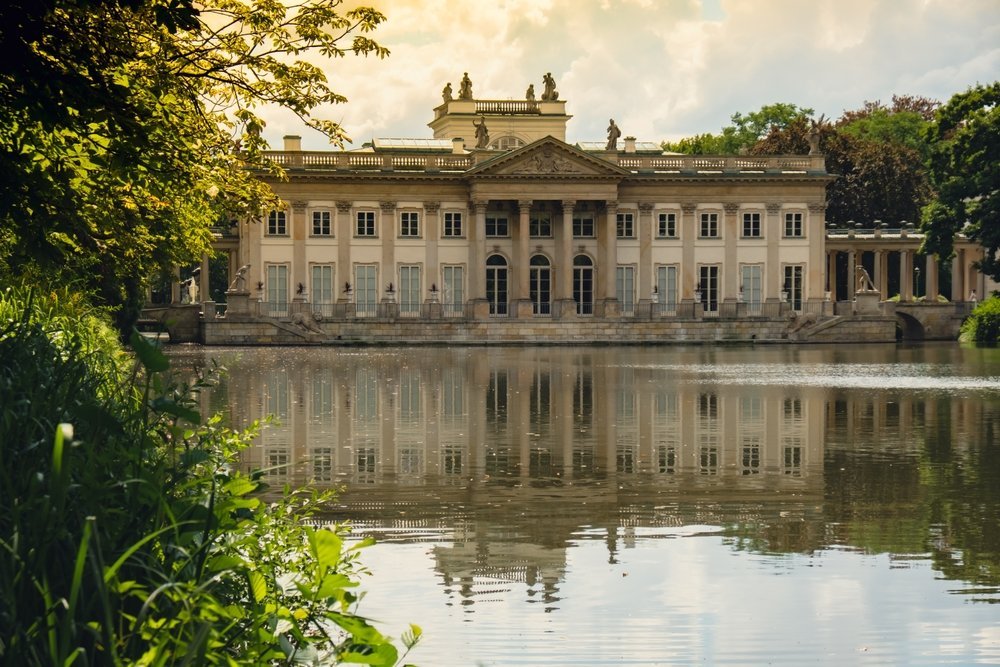 Qué ver en Varsovia: 17 cosas que hacer en la ciudad que resurgió de sus ruinas 33 Palacio sobre el Agua en el parque Łazienki de Varsovia