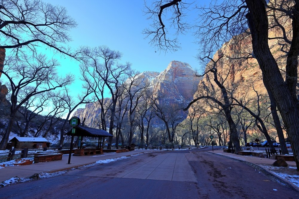 ¿Dónde alojarse en Estados Unidos? Los 15 mejores lugares y buenos hoteles 28 Paredes de roca rojas en el Parque Nacional Zion, junto a Springdale, en Utah