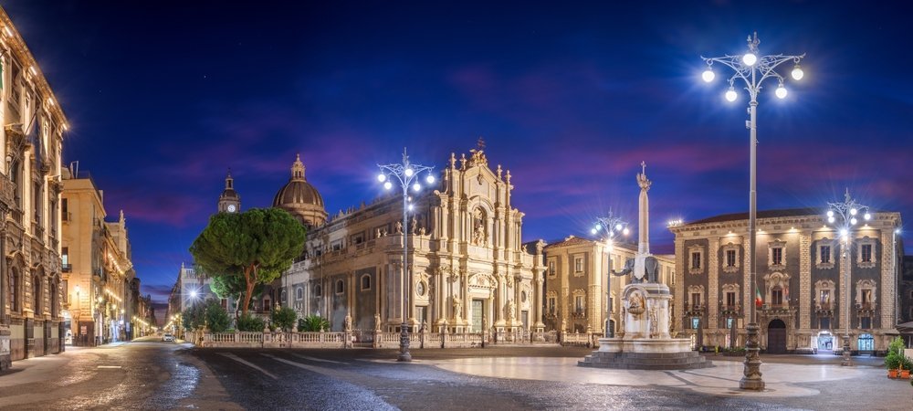 Piazza del Duomo de Catania con la Cattedrale di Sant'Agata