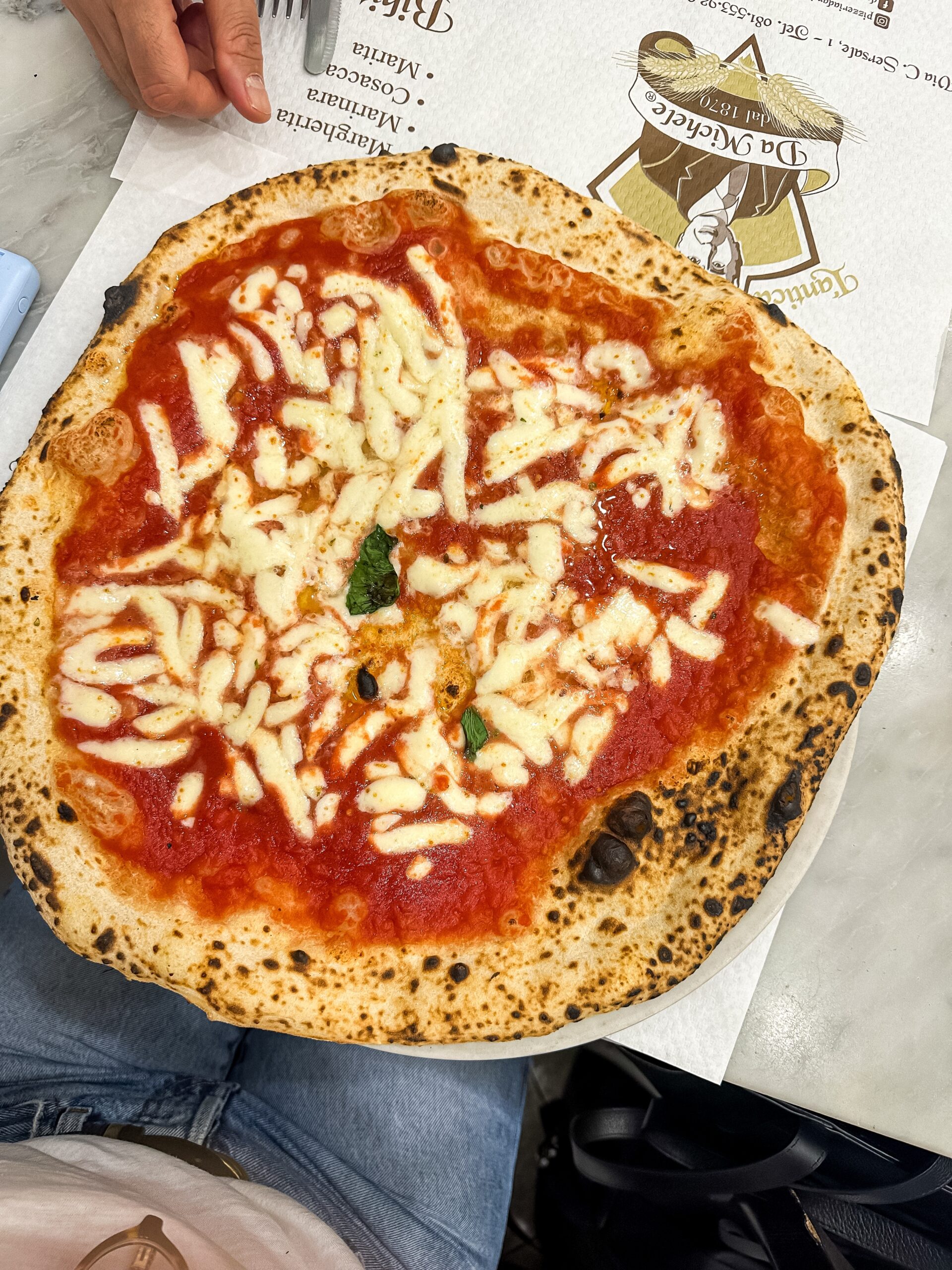 Qué ver en Nápoles: las 17 mejores cosas que hacer 25 Pizza margherita en Nápoles