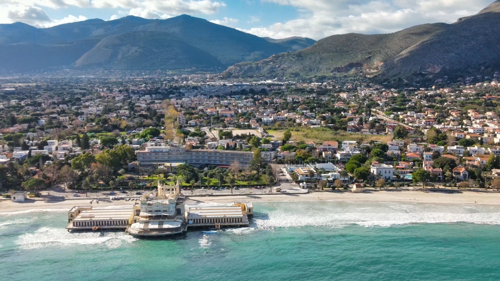 ¿Dónde alojarse en Palermo? Las 6 mejores zonas y buenos hoteles 14 Vista aérea de la playa de Mondello, cerca de Palermo
