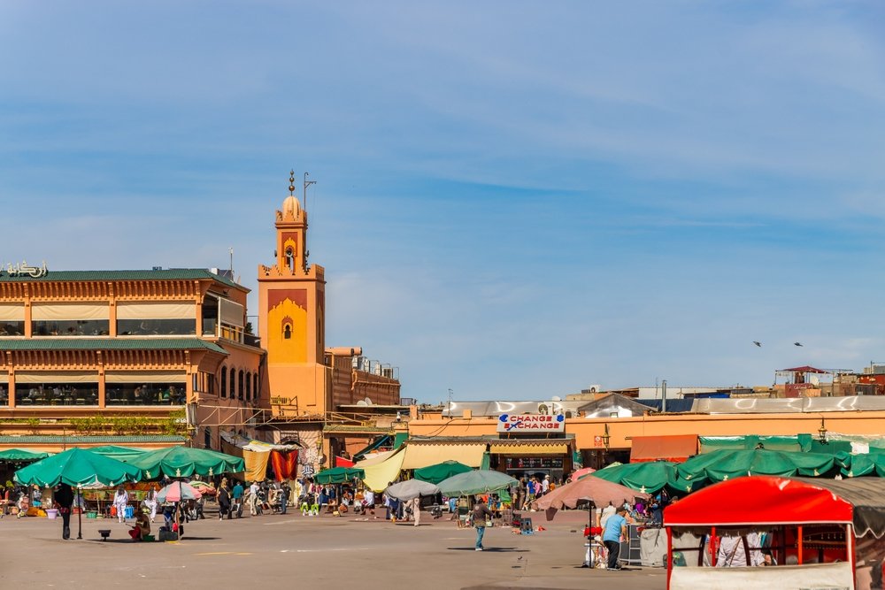 ¿Dónde alojarse en Marruecos? Las 7 mejores zonas y buenos hoteles 10 La plaza Jemaa el-Fna en la medina de Marrakech
