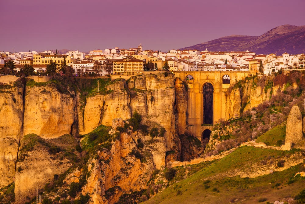 Qué ver en Sevilla: las 17 mejores cosas que hacer 36 El Puente Nuevo sobre el río Guadalevín en Ronda