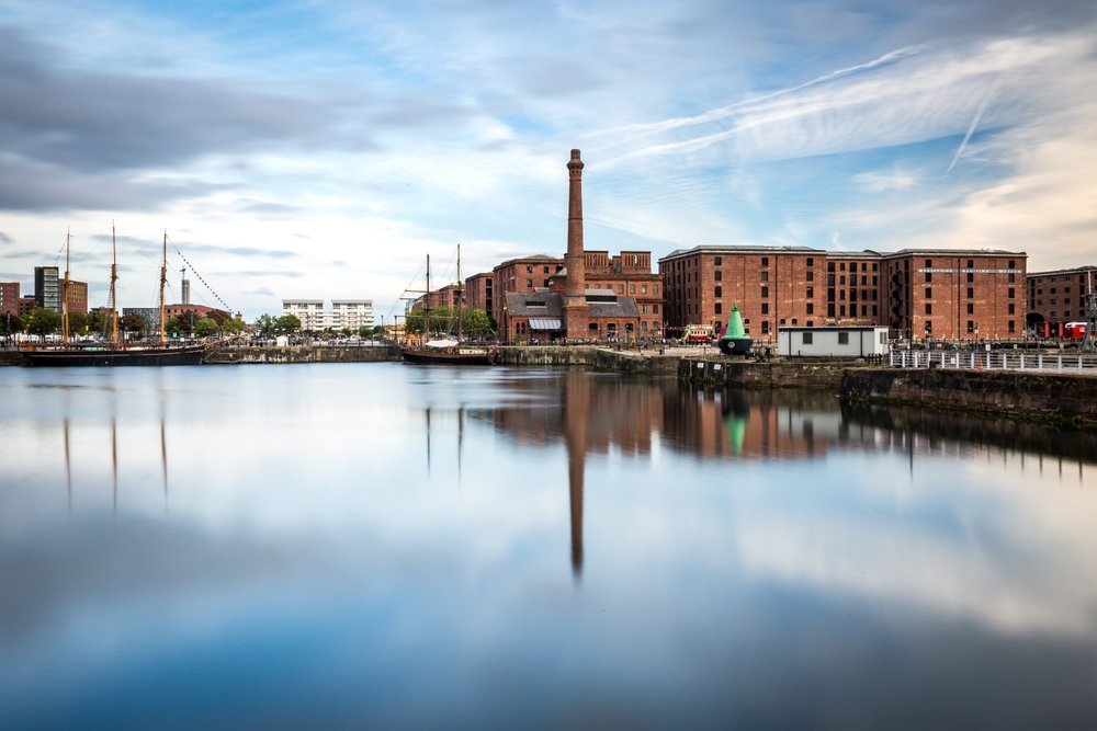 ¿Dónde alojarse en Inglaterra? Las 11 mejores zonas y buenos hoteles 22 Royal Albert Dock junto al puerto de Liverpool
