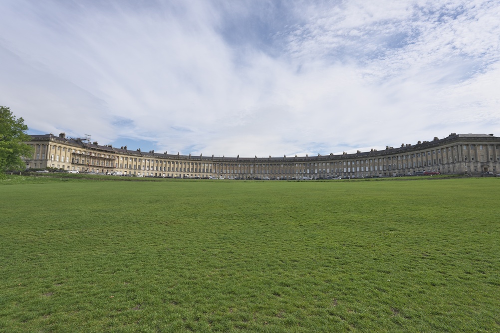 ¿Dónde alojarse en Bath? Las 6 mejores zonas y buenos hoteles 9 La fachada curva del Royal Crescent en Bath