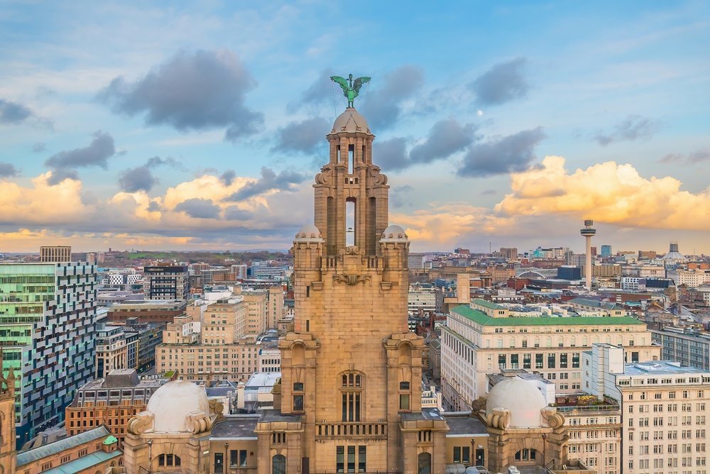 Qué ver en Liverpool: The Beatles, Anfield y otros 16 motivos para ir 23 El Royal Liver Building y las Three Graces en Pier Head, Liverpool