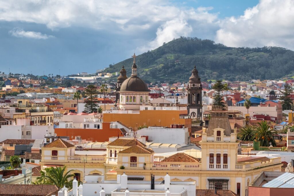 Qué ver en Tenerife: las 18 mejores cosas que hacer 27 San Cristóbal de La Laguna con la catedral