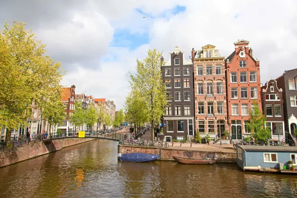 Canales de Ámsterdam, qué hacer en la ciudad