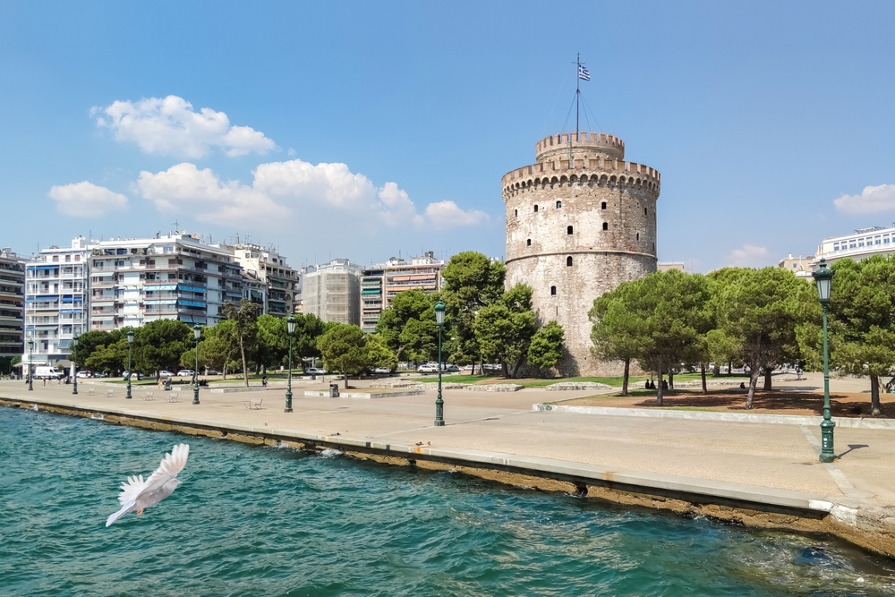 ¿Dónde alojarse en Tesalónica? Las 6 mejores zonas y buenos hoteles 8 La Torre Blanca de Tesalónica, el emblema histórico de la ciudad en el paseo marítimo
