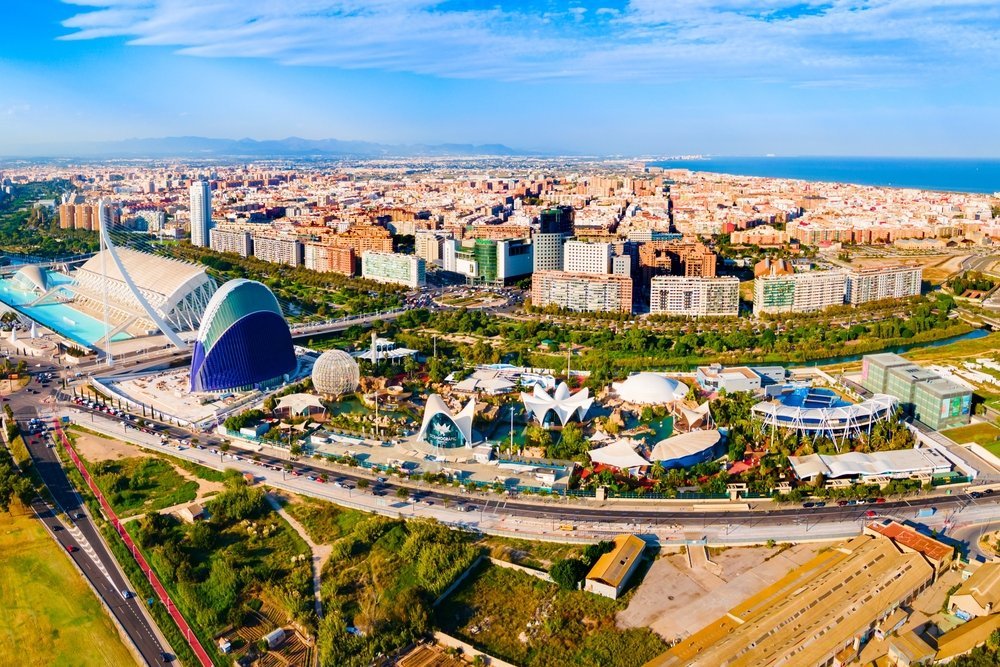 Qué ver en Valencia: 17 cosas que hacer, de la Ciudad de las Artes a la paella en la Albufera 18 Vista aérea de la Ciudad de las Artes y las Ciencias