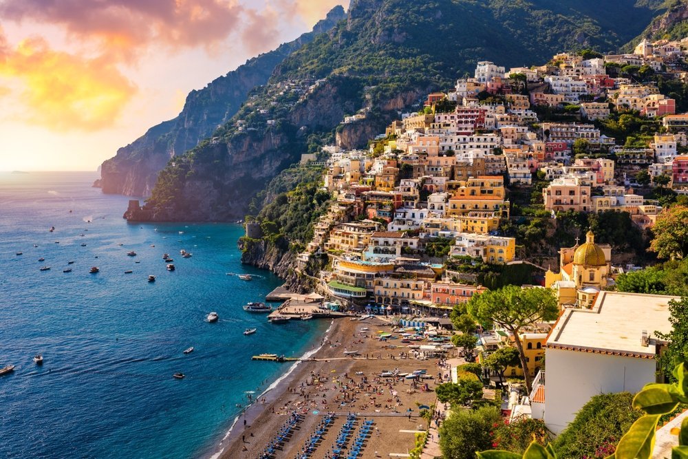 ¿Dónde alojarse en Positano? Las 4 mejores zonas y buenos hoteles 9 Vista de Positano desde la parte alta del pueblo junto a Via Cristoforo Colombo